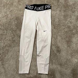 Nike Pro Cropped Leggings